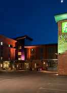 Only 1.5 miles from the City Centre with ample free parking Holiday Inn MANCHESTER - CENTRAL PARK, an IHG Hotel