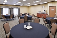 Functional Hall Holiday Inn Express & Suites SIOUX FALLS AT EMPIRE MALL, an IHG Hotel