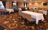 Functional Hall 6 Holiday Inn Express & Suites LATHROP, an IHG Hotel