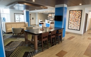 Sảnh chờ 3 Holiday Inn Express & Suites MISHAWAKA - SOUTH BEND, an IHG Hotel