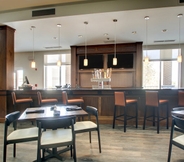 Bar, Cafe and Lounge 2 Holiday Inn & Suites PEORIA AT GRAND PRAIRIE, an IHG Hotel