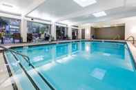 Kolam Renang Holiday Inn DUBLIN-PLEASANTON, an IHG Hotel