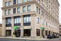 Bangunan Holiday Inn Express SPRINGFIELD DOWNTOWN, an IHG Hotel