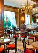 Cozy atmosphere at Caf Vienna, a typical Viennese coffeehouse InterContinental Vienna, an IHG Hotel