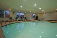 Swimming Pool Holiday Inn Express & Suites ROCHESTER, an IHG Hotel