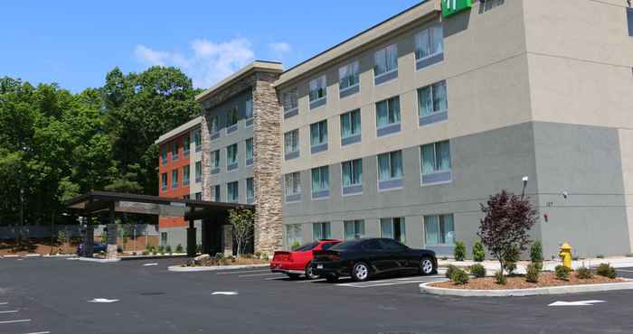 Bangunan Holiday Inn Express & Suites HENDERSONVILLE SE - FLAT ROCK, an IHG Hotel