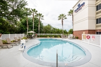 Swimming Pool Candlewood Suites LAKE MARY