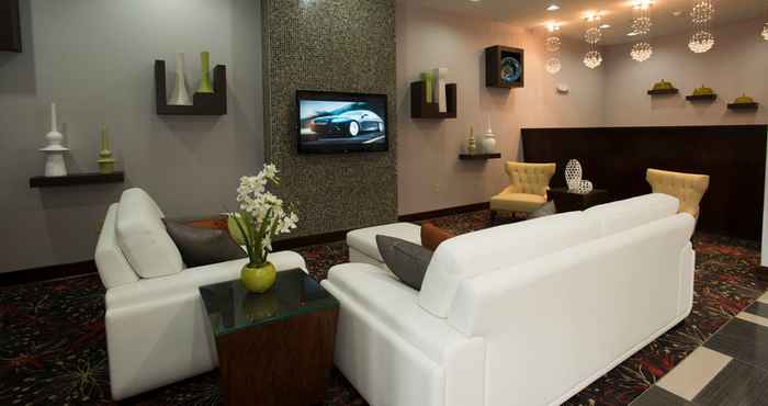 Lobby Holiday Inn Express & Suites MORRILTON, an IHG Hotel