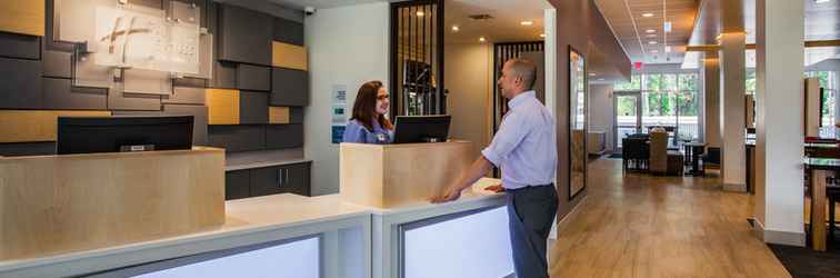 Sảnh chờ Holiday Inn Express & Suites QUEENSBURY - LAKE GEORGE AREA, an IHG Hotel