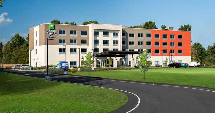 Bên ngoài Holiday Inn Express & Suites QUEENSBURY - LAKE GEORGE AREA, an IHG Hotel