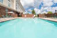 สระว่ายน้ำ Holiday Inn STATESBORO-UNIVERSITY AREA, an IHG Hotel