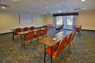 Sảnh chức năng Holiday Inn Express & Suites CINCINNATI NORTHEAST-MILFORD, an IHG Hotel