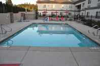 Swimming Pool Holiday Inn Express & Suites JACKSON, an IHG Hotel