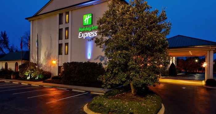 Bangunan Holiday Inn Express NASHVILLE-HENDERSONVILLE, an IHG Hotel