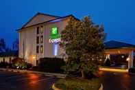 Bangunan Holiday Inn Express NASHVILLE-HENDERSONVILLE, an IHG Hotel