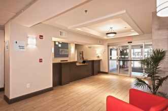 Lobi 4 Holiday Inn Express & Suites CHANHASSEN, an IHG Hotel