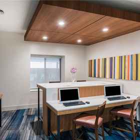 Business Center 1 Holiday Inn Express ALBANY - DOWNTOWN, an IHG Hotel, Hotel Albany NanoTech Complex