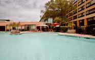 Swimming Pool 3 Holiday Inn VIRGINIA BEACH - NORFOLK, an IHG Hotel