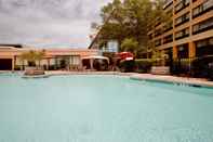 Swimming Pool Holiday Inn VIRGINIA BEACH - NORFOLK, an IHG Hotel