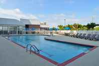 Swimming Pool Holiday Inn Express & Suites OCEAN CITY - NORTHSIDE, an IHG Hotel