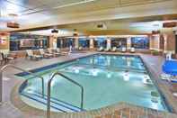 Swimming Pool Holiday Inn MANITOWOC, an IHG Hotel