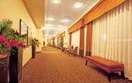 Lobby 5 Holiday Inn BATTLE CREEK, an IHG Hotel