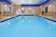 Swimming Pool Holiday Inn Express & Suites GREENVILLE-I-85 & WOODRUFF RD, an IHG Hotel