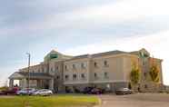 Exterior 7 Holiday Inn Express DEVILS LAKE, an IHG Hotel