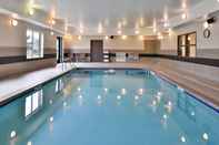 Swimming Pool Holiday Inn Express & Suites EMPORIA NORTHWEST, an IHG Hotel