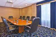 Functional Hall Holiday Inn Express & Suites PITTSBURGH WEST MIFFLIN, an IHG Hotel