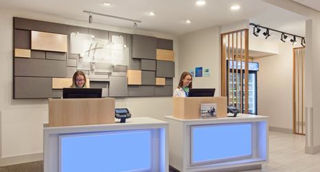 Sảnh chờ 2 Holiday Inn Express & Suites MOSES LAKE by IHG, an IHG Hotel