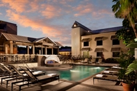 Swimming Pool Crowne Plaza KEY WEST-LA CONCHA, an IHG Hotel