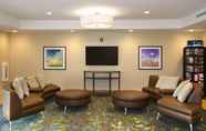 Lobby 2 Candlewood Suites LANCASTER WEST