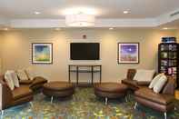 Lobby Candlewood Suites LANCASTER WEST