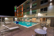 泳池 Holiday Inn Express & Suites MOSES LAKE by IHG, an IHG Hotel