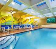 สระว่ายน้ำ 5 Crowne Plaza KNOXVILLE DOWNTOWN UNIVERSITY, an IHG Hotel