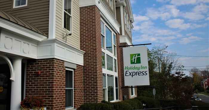 Exterior Holiday Inn Express DURHAM - (UNH), an IHG Hotel