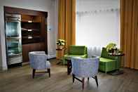 Lobi Holiday Inn Express DURHAM - (UNH), an IHG Hotel