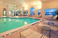 Kolam Renang Holiday Inn Express PITTSBURGH-BRIDGEVILLE, an IHG Hotel