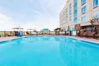 Swimming Pool Holiday Inn Express & Suites JACKSON NORTHEAST, an IHG Hotel