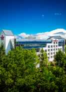 EXTERIOR_BUILDING Crowne Plaza Portland-Lake Oswego, an IHG Hotel