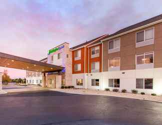 ภายนอกอาคาร 2 Holiday Inn Express & Suites CHICAGO WEST - ST CHARLES, an IHG Hotel