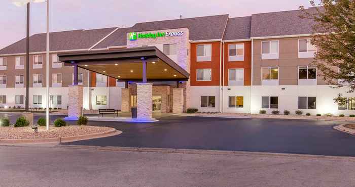 ภายนอกอาคาร Holiday Inn Express & Suites CHICAGO WEST - ST CHARLES, an IHG Hotel