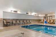 Kolam Renang Holiday Inn Express & Suites CHICAGO WEST - ST CHARLES, an IHG Hotel