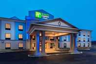 Exterior Holiday Inn Express & Suites YORK NE - MARKET STREET, an IHG Hotel