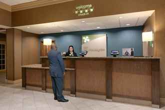 Lobby 4 Holiday Inn & Suites OVERLAND PARK-WEST, an IHG Hotel