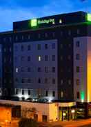 Evening at Holiday Inn Stevenage Holiday Inn STEVENAGE, an IHG Hotel