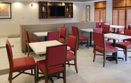 Restaurant 4 Holiday Inn Express COVENTRY S - WEST WARWICK AREA, an IHG Hotel