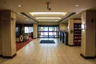 Lobby Holiday Inn Express & Suites CUMBERLAND - LA VALE, an IHG Hotel