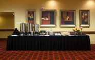 ร้านอาหาร 2 Crowne Plaza DENVER AIRPORT CONVENTION CTR, an IHG Hotel